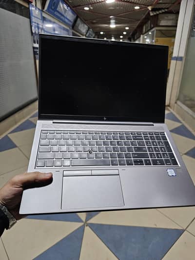 Laptop and Macbook Service, Cleaning and parts replacement