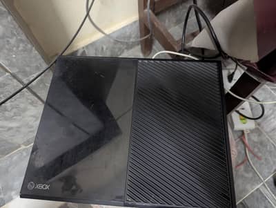 Xbox one 9/10 condition  with two controllers  offline