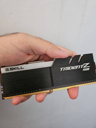 8GB DDR4 G-SKILL RGB FAULTY RAM FOR SALE! REPAIRABLE!