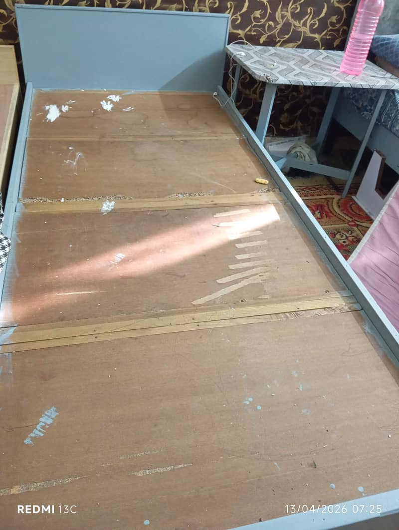 singal bed & setti 2