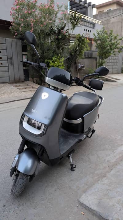 metro electric scooty