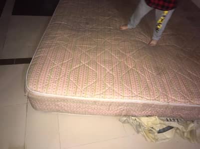 Used King Size Spring Mattress is for Sale