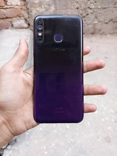 INFINIX HOT 8 WITH BOX 4/64