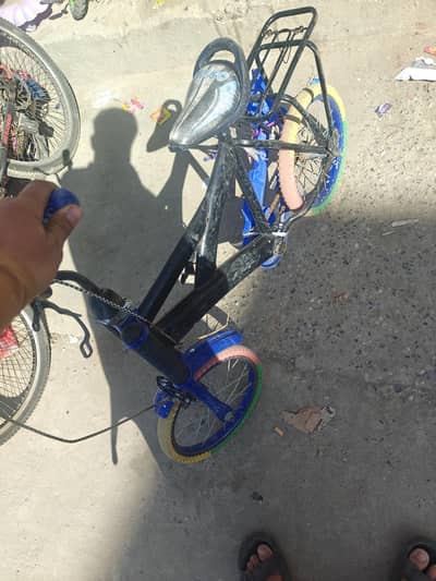 iska ek pedal kharab hai