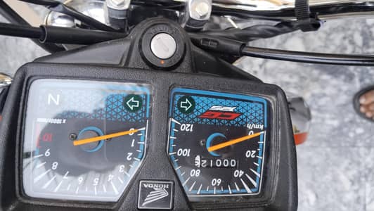 Honda 125 zero metr available h black colour h