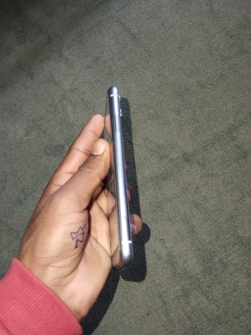 iPhone 11 10/10 betry 92 1