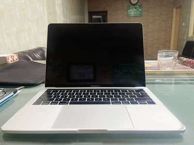 MacBook pro 2017 i7 16/512 13”