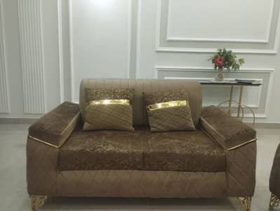 6 seater sofa set slightly used in new condition