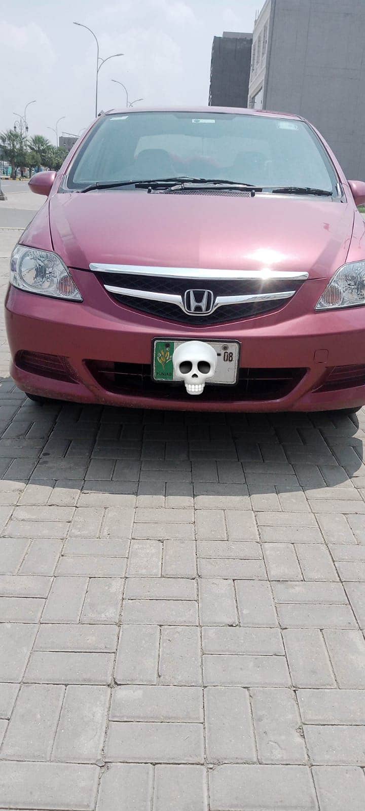 ان ڈرائیو، ینگو پر گاڑی چلانے کے لیے ڈرائیور کی ضرورت ہے ارجنٹ 0