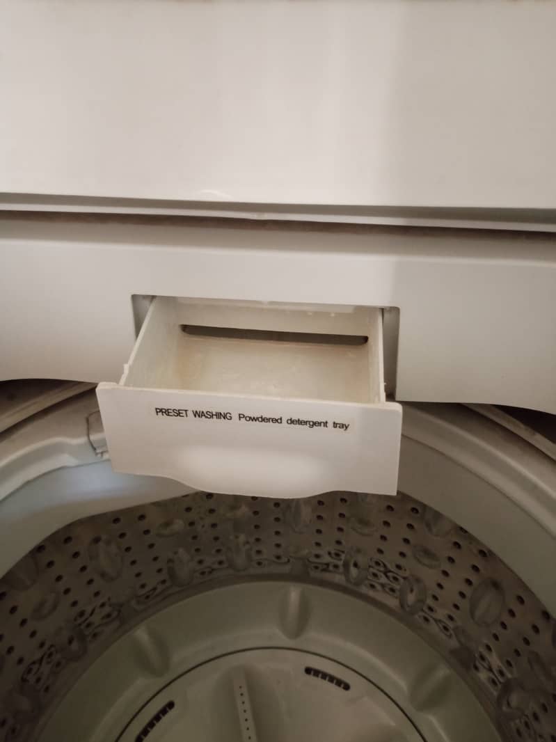 Dawlance automatic washing machine 1
