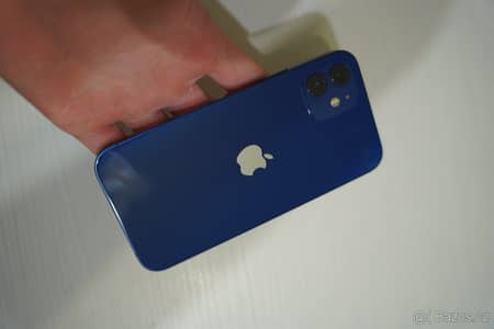 Apple iPhone 12