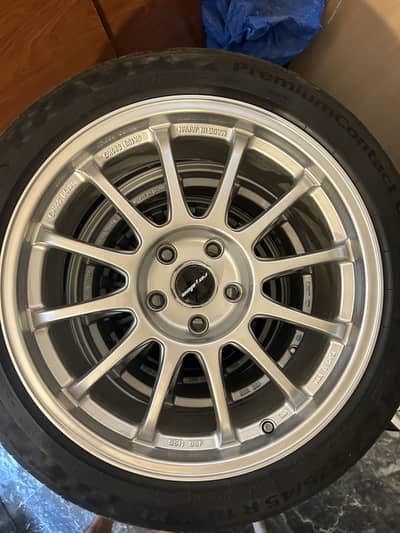 18 inch alloy rims with continental tyre.