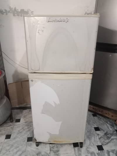 medium size ki hai collinge krti hai jo pic ma hai whi condition hai