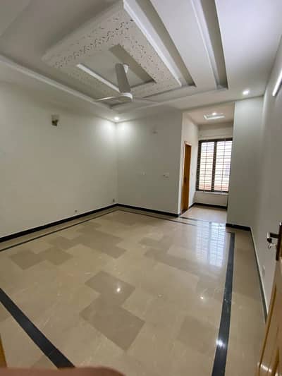 20marla 3beds DD TV lounge kitchen attached baths neat clean upper portion for rent in G 13 3 islamabad