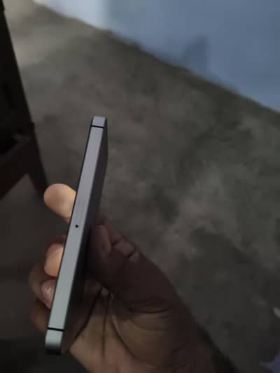 I phone SE 10/10 condition just like box pack set