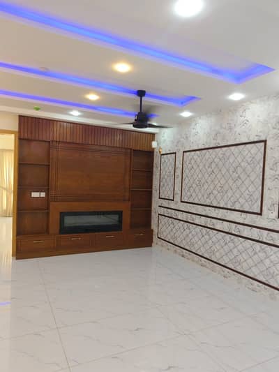 1 kanal semi commercial building for sale