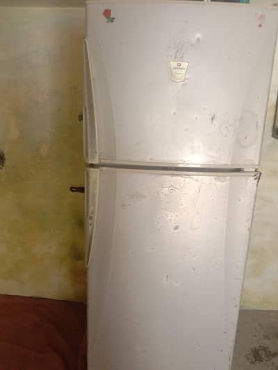 dawlance frezer all ok working main ha condition 10/07 urgent sale