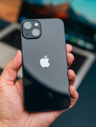 iPhone 13 in Brand New Condition (10/10) NON PTA - JV