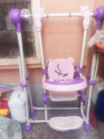 jhula h pink and purple color ka 2 saal Sy 8 saal tak k bacho k liay