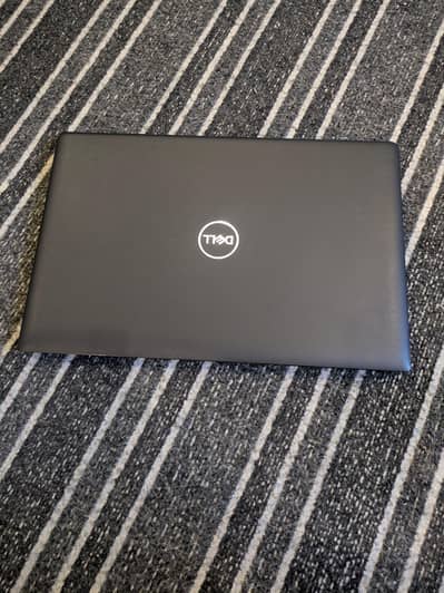 dell latitude 3520 | i7 11th gen | 16gb ram | 1tb nvme | 2gb Nvidia gp