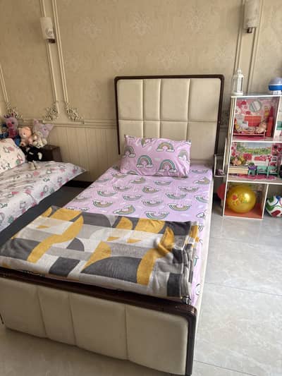 Single bed less than 6 months old