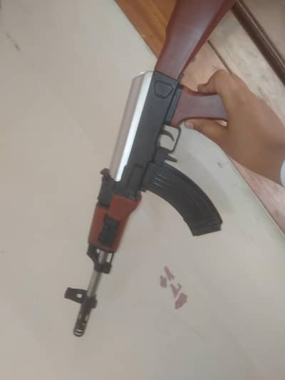 vip quality ki gun hai  lazer light bhi sath hai