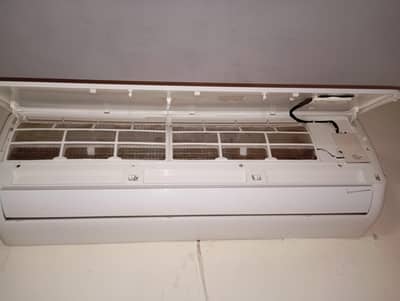 10/10 condition . . outdoor 10/9'___ indoor unit 10/10___ remote 10/10_