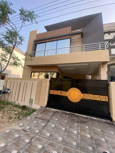 5 Marla brand new house available for rent in DHA rebar