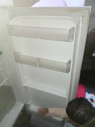 L G company ka hai 15000 me