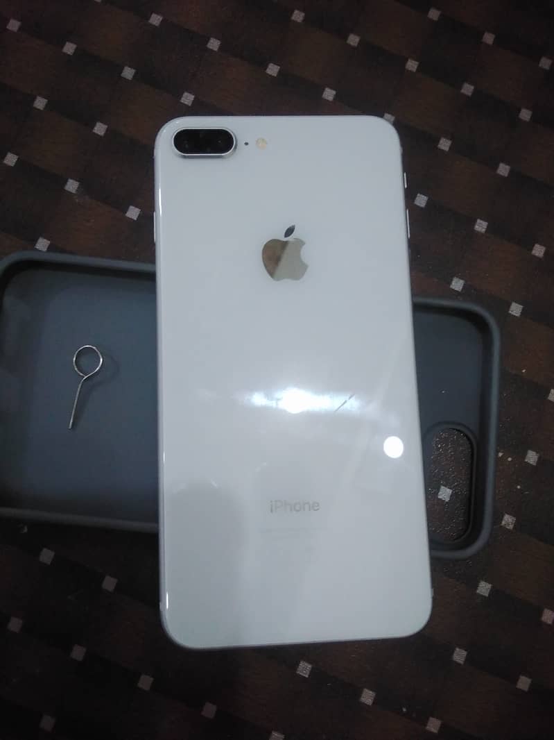 Apple iPhone 8 Plus 2