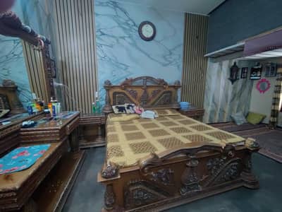Luxury Royal Carved King Size Bed with Matching Bridal Dressing Table