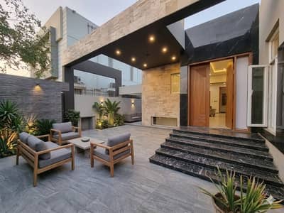 Prime Location 500 Square Yards House In DHA Phase 7 Is Best Option