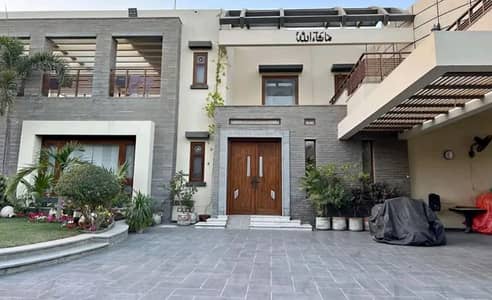 Prime Location House In DHA Phase 6 For rent