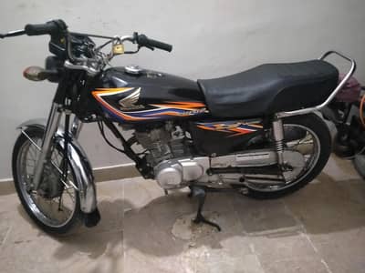 Honda CG 125 in Black