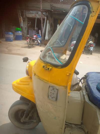 Tez Raftar 2015 model. Contact Nomber 03281463440