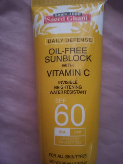 Saeed ghani oil Free sunblock spf 60 with vitamin c