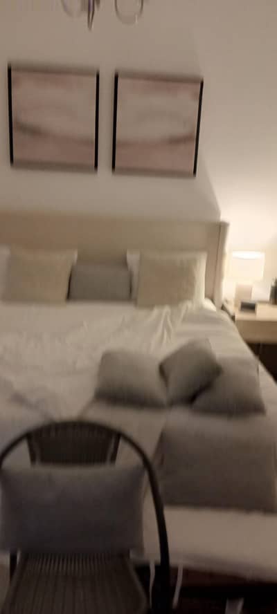 short stay 3000 Double bed 4000 Deluxe double bed 5000 Families couples & companies