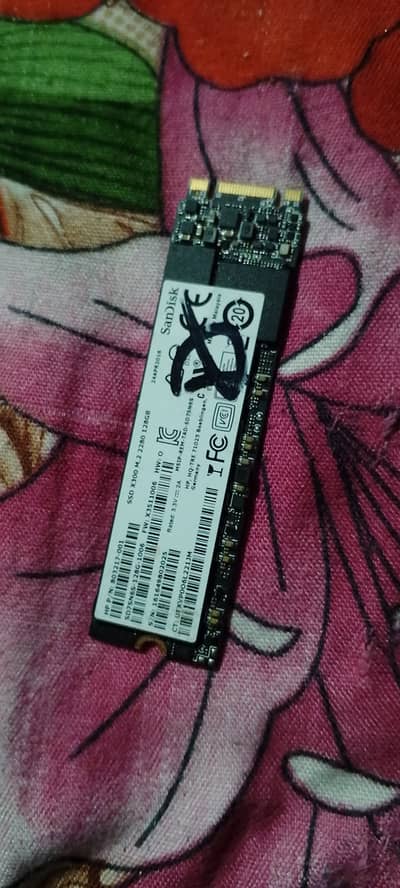 M. 2 NVMe SanDisk 128 Gb SSD