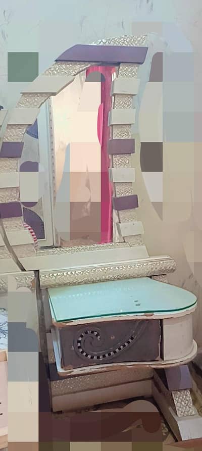 2 side tables good condition