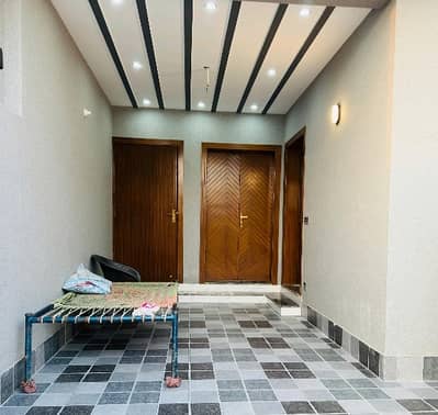 4 Marla House In College Road For sale