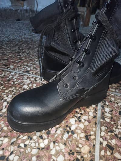 I want to sell my combat shoes