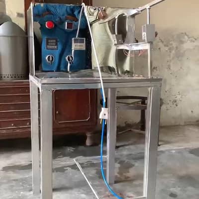 Pouch filling machine
