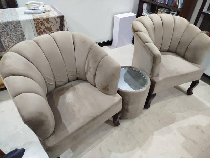 2 Sofa's with one centre table 0