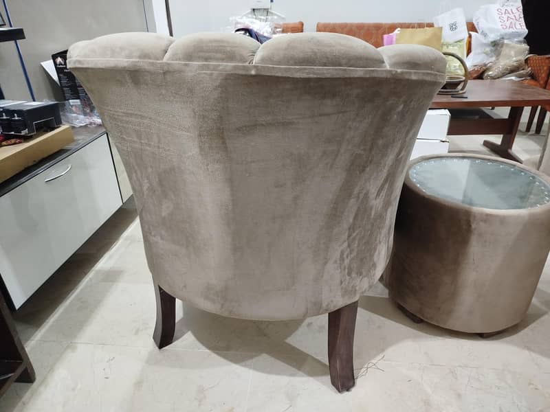 2 Sofa's with one centre table 1