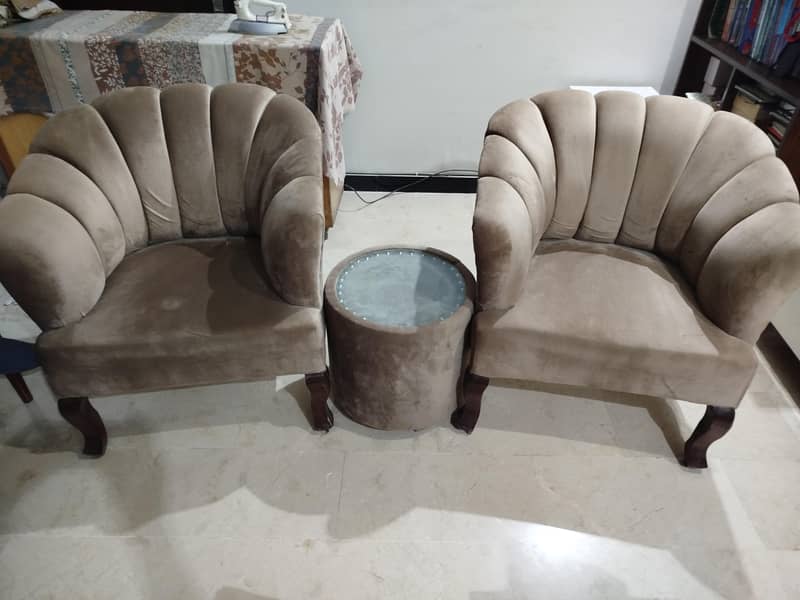 2 Sofa's with one centre table 3