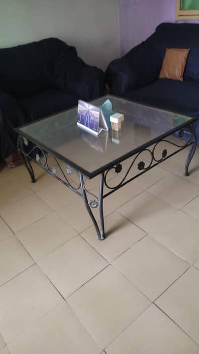 table bilkul new Hai Koi masala Nahin Hai