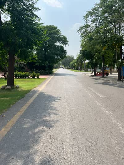 Park View Lahore Phase 8 4 Kanal Plot in E Block | Ideal for a Luxury Palace Home! Closed to Aleem Khan House