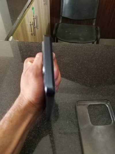 nubia V60 8,256gb mamri 11 months warant ha