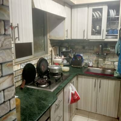 Prime Location 950 Square Feet Flat For Grabs In Gulistan-e-Jauhar