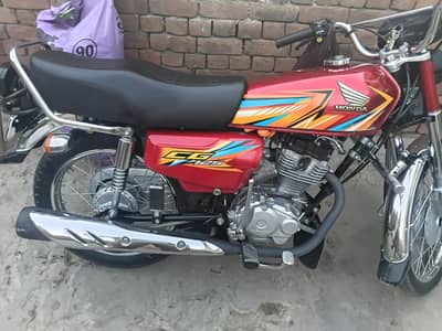 Honda 125 – 7800 KM Driven | 10/10 Condition | Just Like New